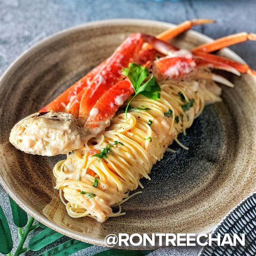 Creamy Snow Crab Leg Pasta - TreeDots
